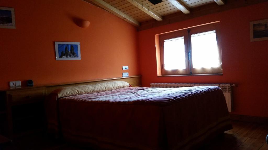 Casa Rural El Casillo Del Abuelo Goyo Guest House Navarredonda de Gredos Bilik gambar